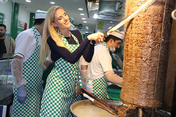 WİLMA ELLES EKREM COŞKUN DÖNER 2
