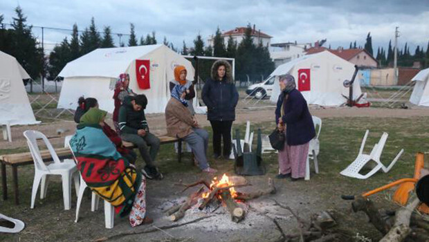 MANİSADA DEPREMLER SÜRÜYOR