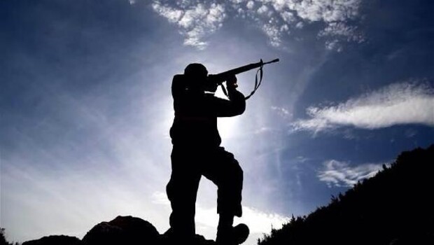 PKK'dan kaçan 2 terörist teslim oldu