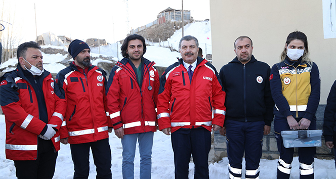 Sağlık Bakanı Fahrettin Koca deprem bölgesini ziyaret etti