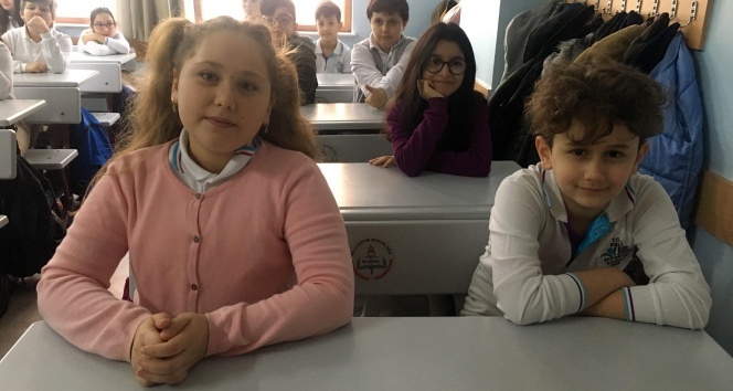 Yarıyıl tatilinin ardından milyonlarca öğrenci ders başı yaptı