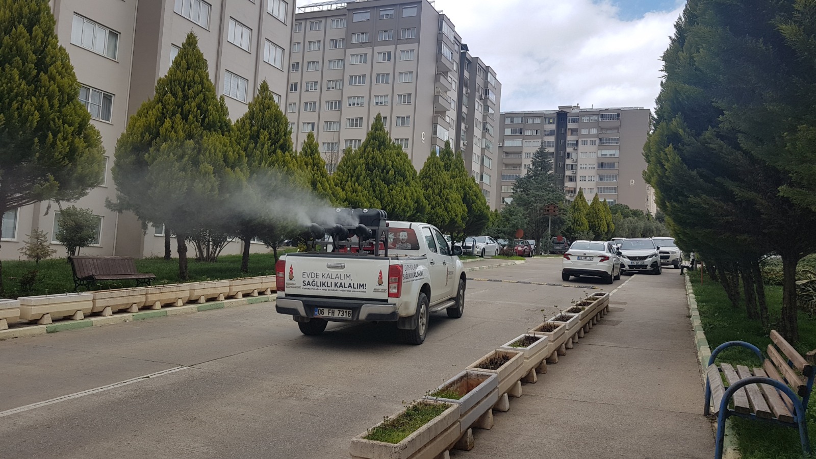 Onikişubat İlçesinin Sitelerine Dezenfekte Yapılıyor (3)