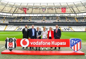 BEŞİKTAŞ VE ATLETİCO MADRİD KADIN FUTBOL TAKIMLARI, DÜNYA KADINLAR GÜNÜ’NDE “VODAFONE KUPASI” İÇİN SAHAYA ÇIKIYOR