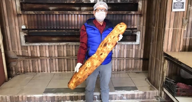 1 metre 25 santimetre uzunluğunda ve bir kilogram ağırlığındaki pide 5 TL