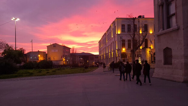 ÜNİVERSİTELİLERİN KAMPÜS ÖZLEMİ