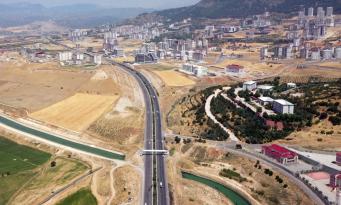 ÜST GEÇİT İNŞAATI DEVAM EDİYOR