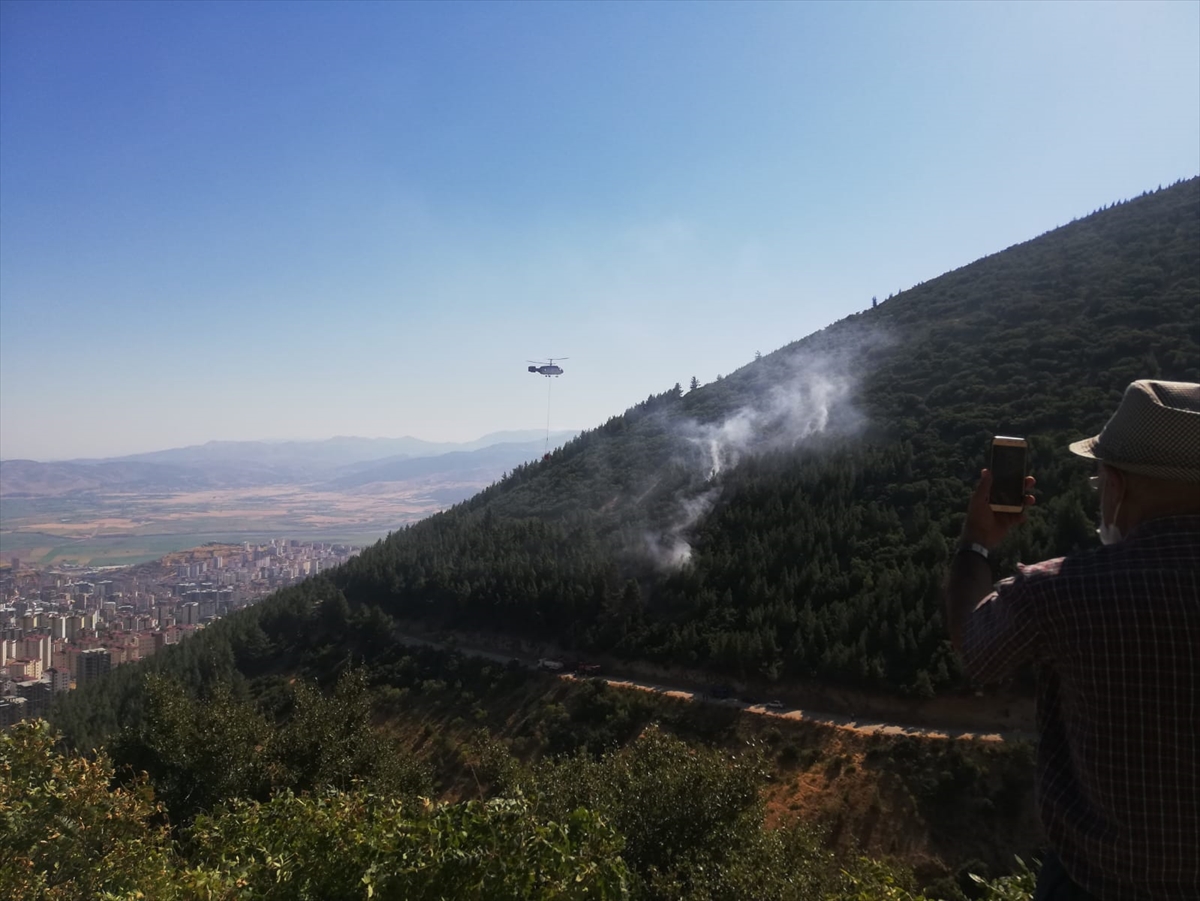 KAHRAMANMARAŞ’TA 2 HEKTAR ORMANLIK ALAN YANDI