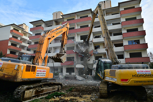 BEYLİKDÜZÜ’NDE DÖNÜŞÜM DEVAM EDİYOR