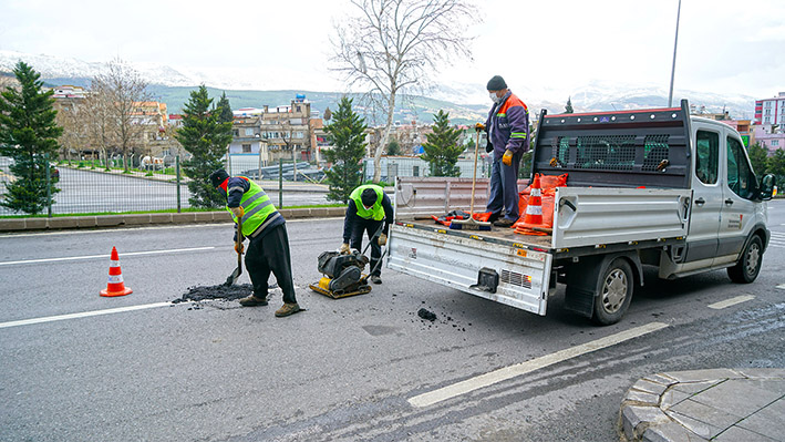 Büyükşehir’den Arterlere Onarım (3)