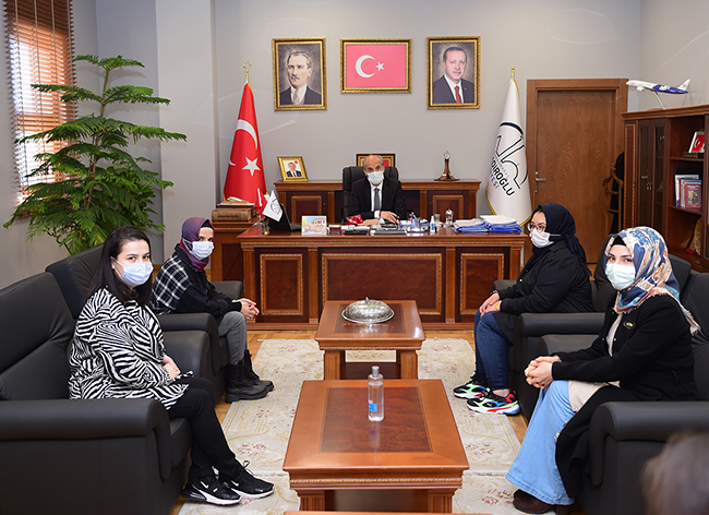 KADIN TOPLUMUMUZUN EN ÖNEMLİ PARÇASIDIR