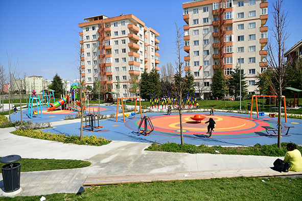 BEYLİKDÜZÜ’NE DONANIMLI VE RENGARENK YENİ PARKLAR (7)