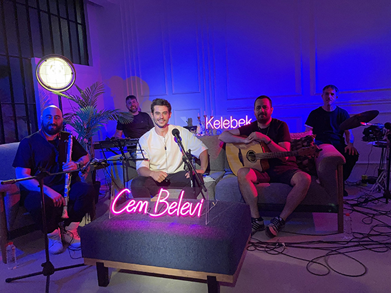 Kelebek_19 Mayıs_Cem Belevi konseri