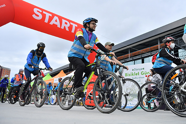 BİSİKLETSEVERLER BEYLİKDÜZÜ’NDE PEDALLIYOR (2)