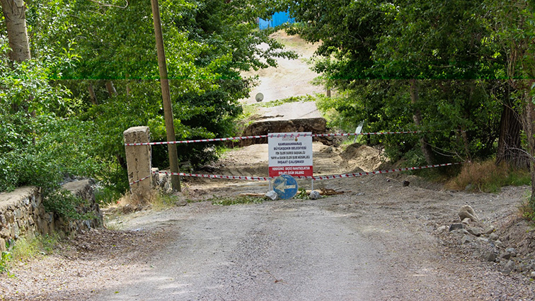 Ekinözü İlçesi Ambar Mahallesi köprü yıkım çalışması 11 Haziran (2)
