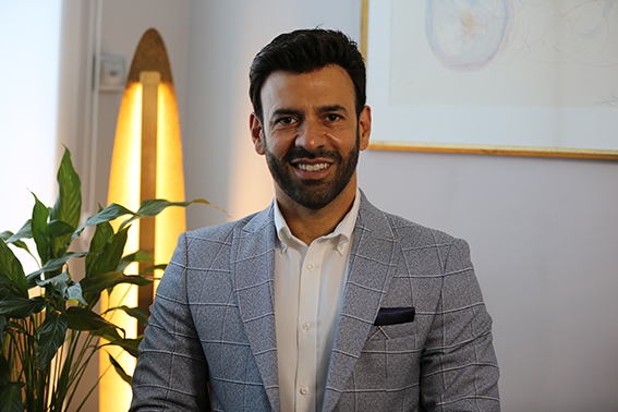 İMPLANT TEDAVİSİ SONRASI UZAK DURMANIZ GEREKEN YİYECEKLER