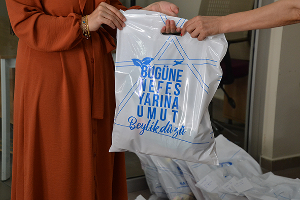 Bayramlık Dağıtımı