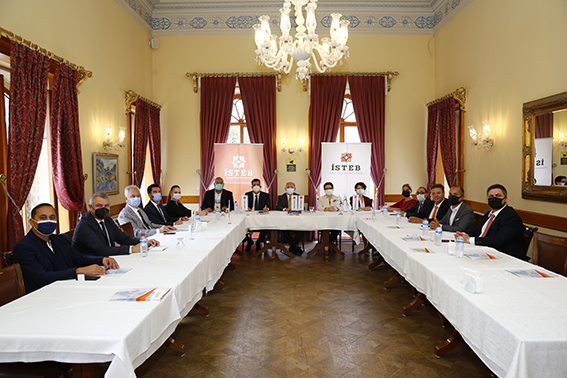 SALONGENEL_152730087