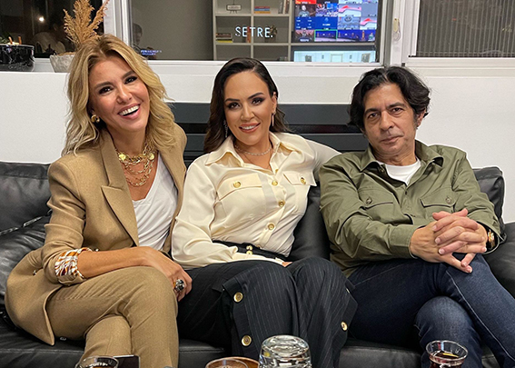 Gülben Ergen Buket Aydın Okan Bayulgen 1