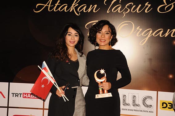 SOSYAL MEDYA İLE DEĞİŞEN HAYATLAR KİTABININ YAZARI “AZERBAYCAN’IN EN İYİ GAZETECİSİ” ÖDÜLÜNE SAHİPLENDİ