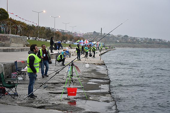 OLTA BALIKÇILARI BEYLİKDÜZÜ'NDE KIYASIYA YARIŞTI