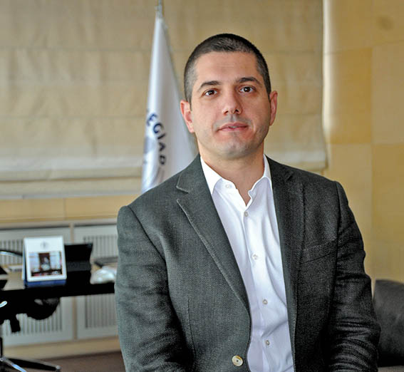 Alp Avni Yelkenbiçer_111747366