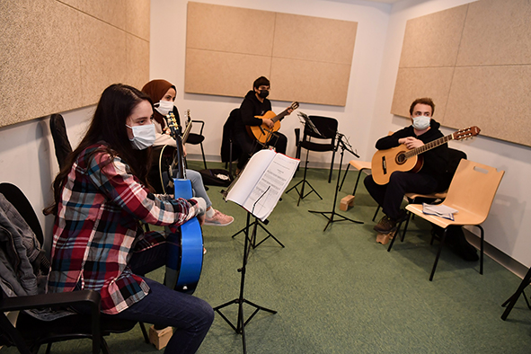 BEYLİKDÜZÜ AKADEMİ GİTAR ORKESTRASI ÇALIŞMALARINA BAŞLADI