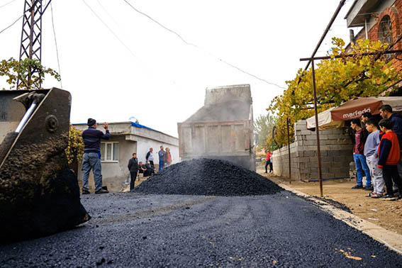 DULKADİROĞLU’NDAN GÜZELYURT MAHALLESİNE ASFALT