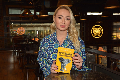 MELİS BOZKURT 3_105803829