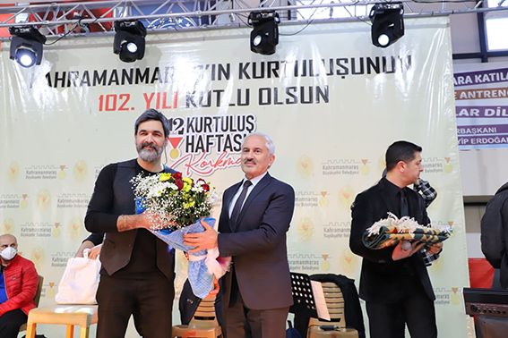 Uğur Işılak (6)