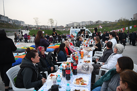 BEYLİKDÜZÜ’NDE DOST SOFRASI KURULDU (6)