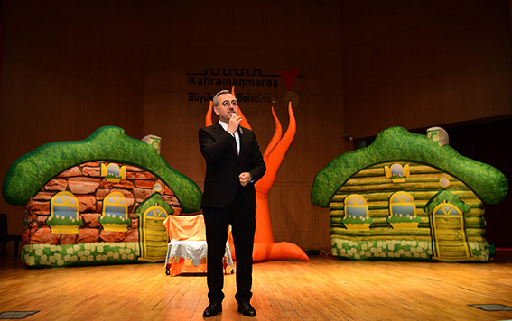 Tiyatro gösterisi (6)