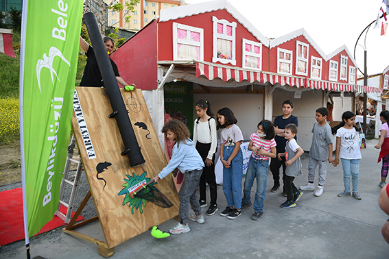 KIRLANGIÇ GENÇLİK FESTİVALİ’NDEN GÖRKEMLİ AÇILIŞ