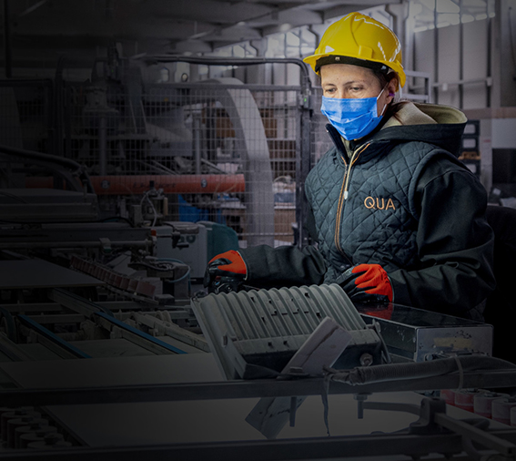 QUA Granite, kadınlara sadece ofiste değil üretim sahasının her noktasında çalışma imkânı sunuyor