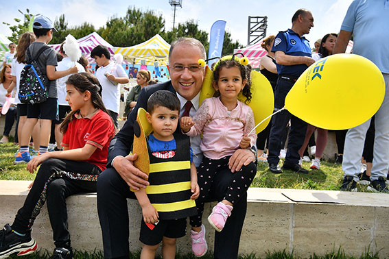 BEYLİKDÜZÜLÜ ÇOCUKLAR ÇEVRE ŞENLĞİNDE BULUŞTU (4)