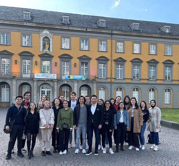 Türk Avukat Almanya’da Bilişime damga vurdu.!
