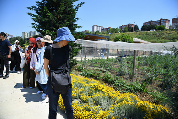YAŞAM VADİSİ, KANADALI ÖĞRENCİLERİN İLGİ ODAĞI OLDU (6)