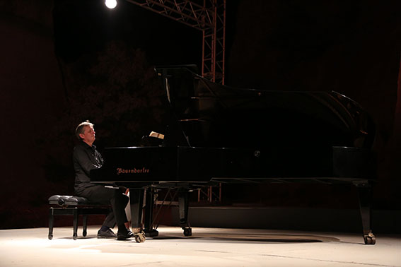 Murray McLachlan & Kathryn Page_09