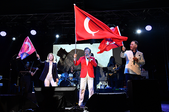 ZAFER BAYRAMI’NIN 100.YILI BEYLİKDÜZÜ’NDE COŞKUYLA KUTLANDI (1)