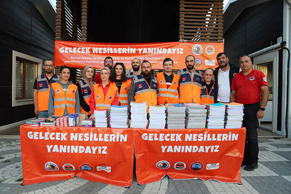 Kartallı_Sivil_Savunma_Ekiplerinden_Doğudaki_Okullara_Yardım_Eli