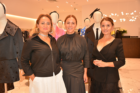 Hacer Biberoğlu, Suzan Toplusoy, Şeyda Kayaoğlu_115526902