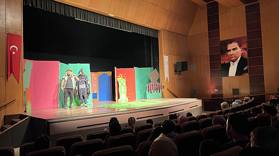 Kitaplar Ülkesi Çocuk Tiyatrosu (6)