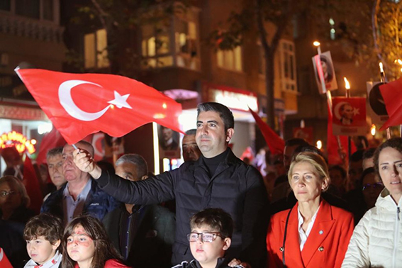 Yeni_Yüzyıla_Bir_Kala_Kartal’da_Cumhuriyet_Coşkusu