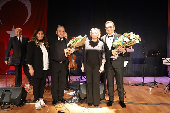 Kartal’da__Ulu_Önder_Atatürk_Sevdiği_Şarkılarla_Anıldı