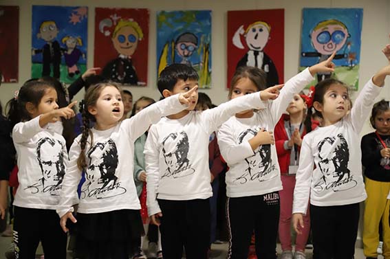 Kreş_Öğrencilerinin_‘Kalbimdeki_Atatürk_Sergisi’_Kartal’da_Açıldı