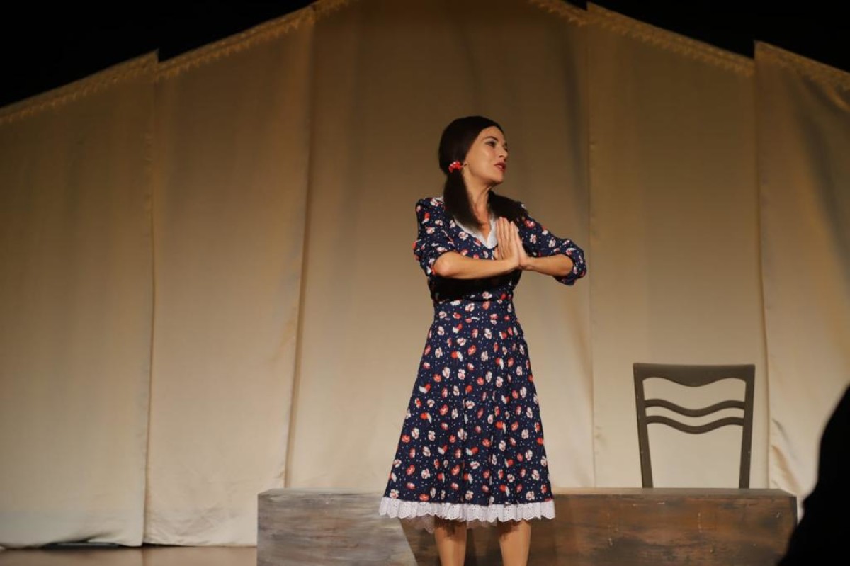 “Ben_Türkan_Saylan”_Adlı_Tiyatro_Oyunu_Ayakta_Alkışlandı