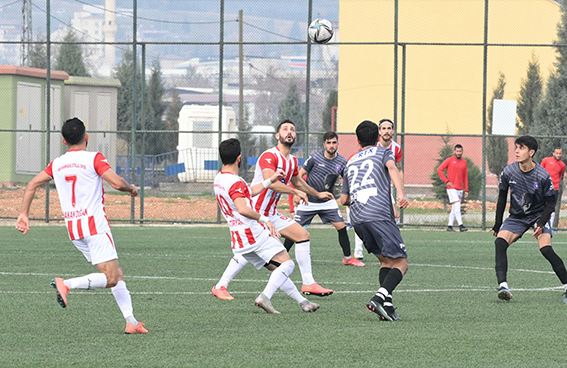 KAHRAMANMARAŞ İSTİKLALSPOR, TARAFTARI ÖNÜNDE 3 PUAN ALDI