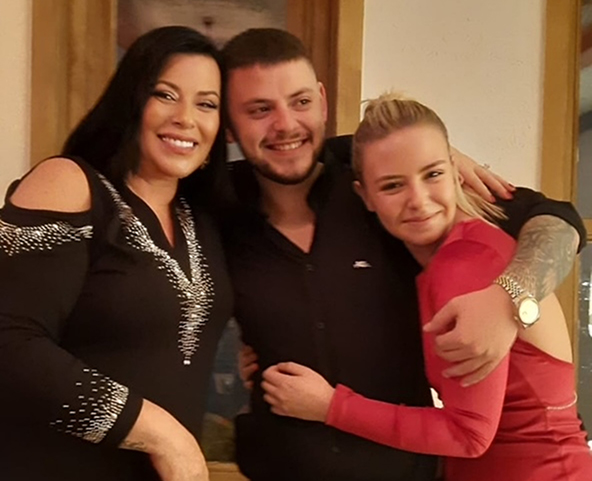 NİLGÜL YAYLIM-MERT ÖZTAŞ-NİL ÖZTAŞ 3