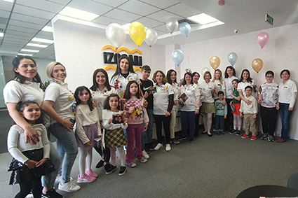 İzocam’lı çocuklar, Anneler Günü’nde anneleri için tişört tasarladı!