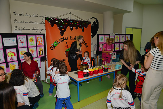 Annelerle çocukların eğlenceli buluşması