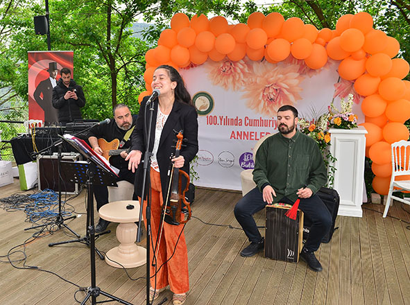 Annelerden geleneksel buluşma